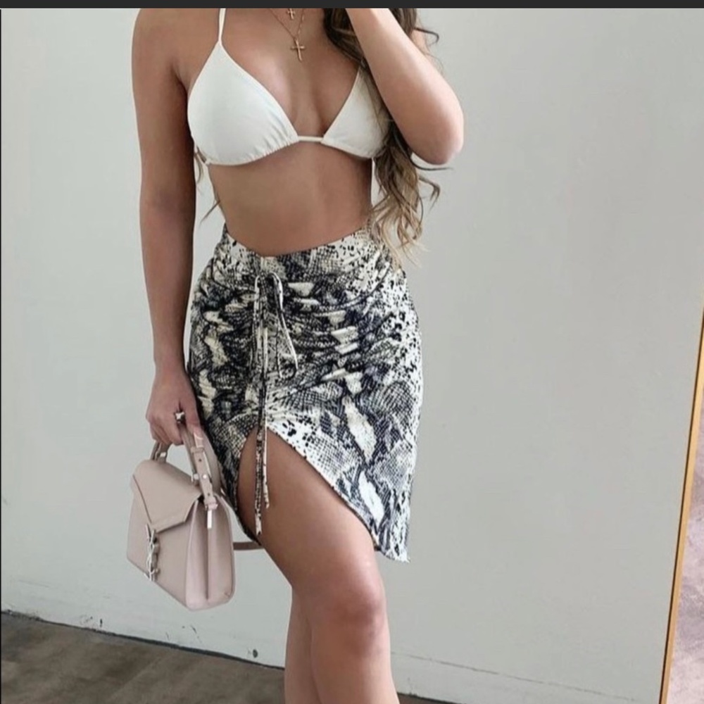 ❤️OOTDFASH Amanda Cover Up Sz S❤️